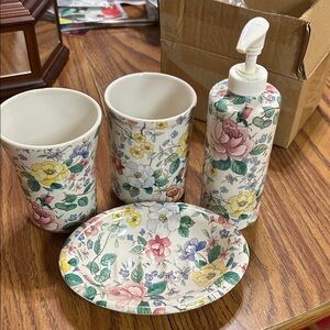 Crownford Ceramic Bath Set in Cream with Floral Accents made in England